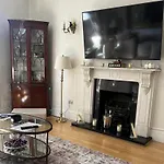 Warm & Welcoming London Escape With Home Touches