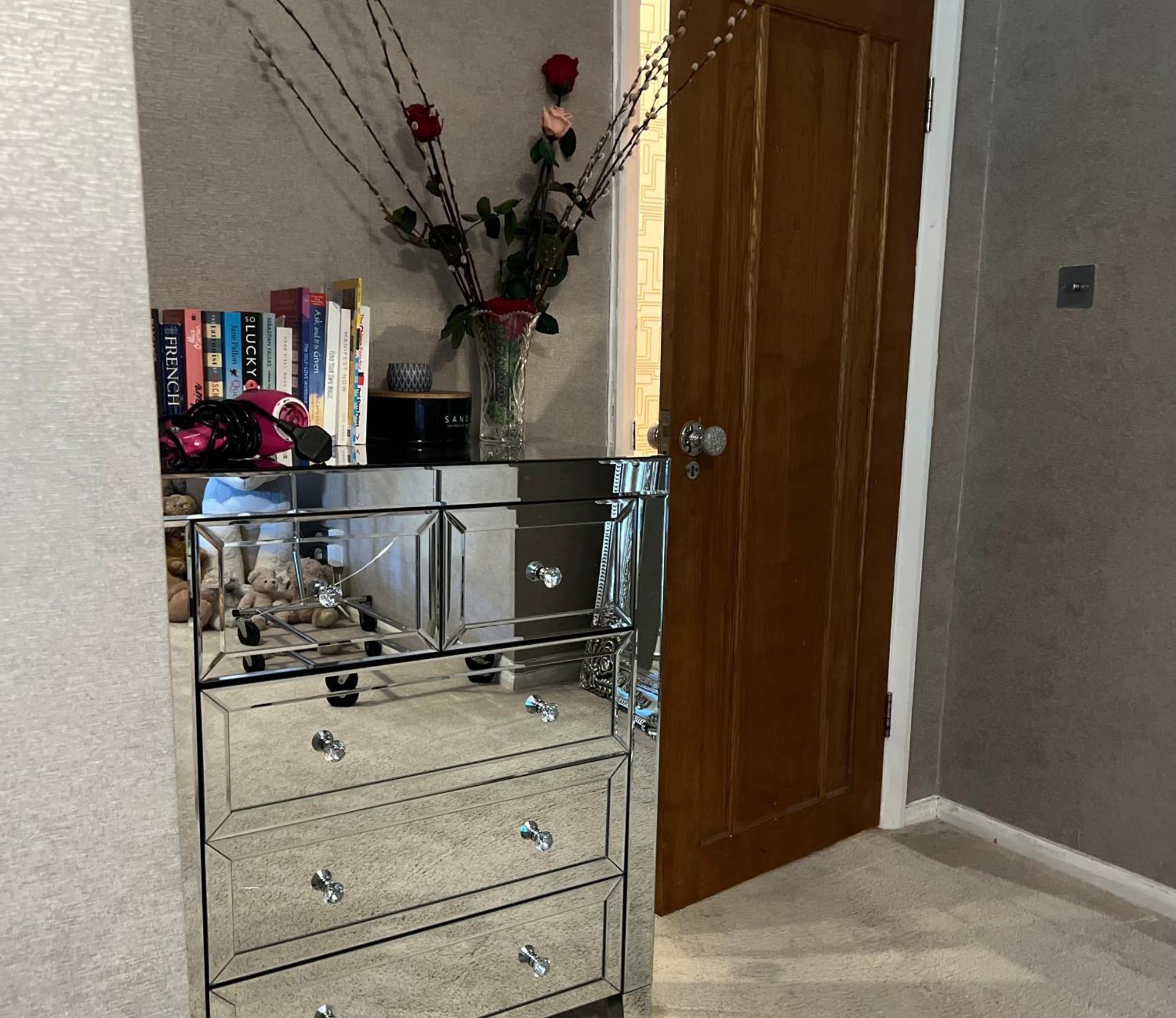 Warm & Welcoming Escape With Touches * London
